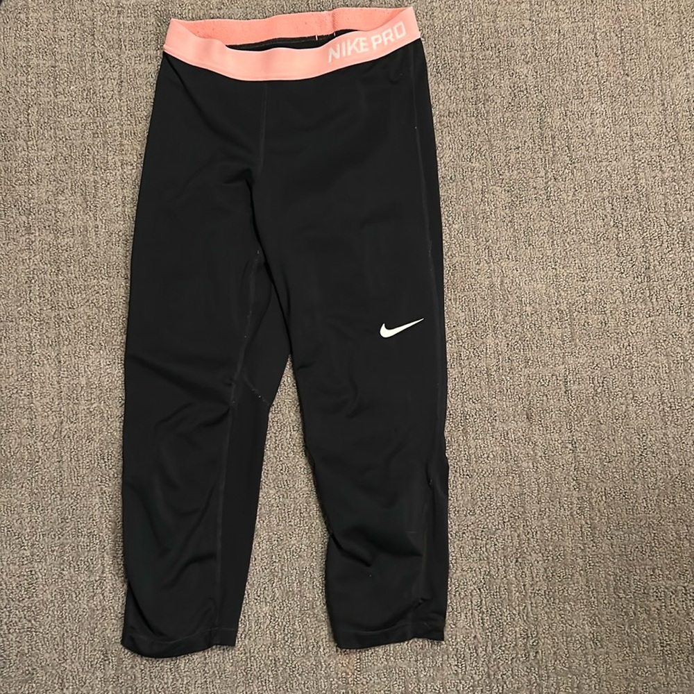 Women’s Nike pro capris